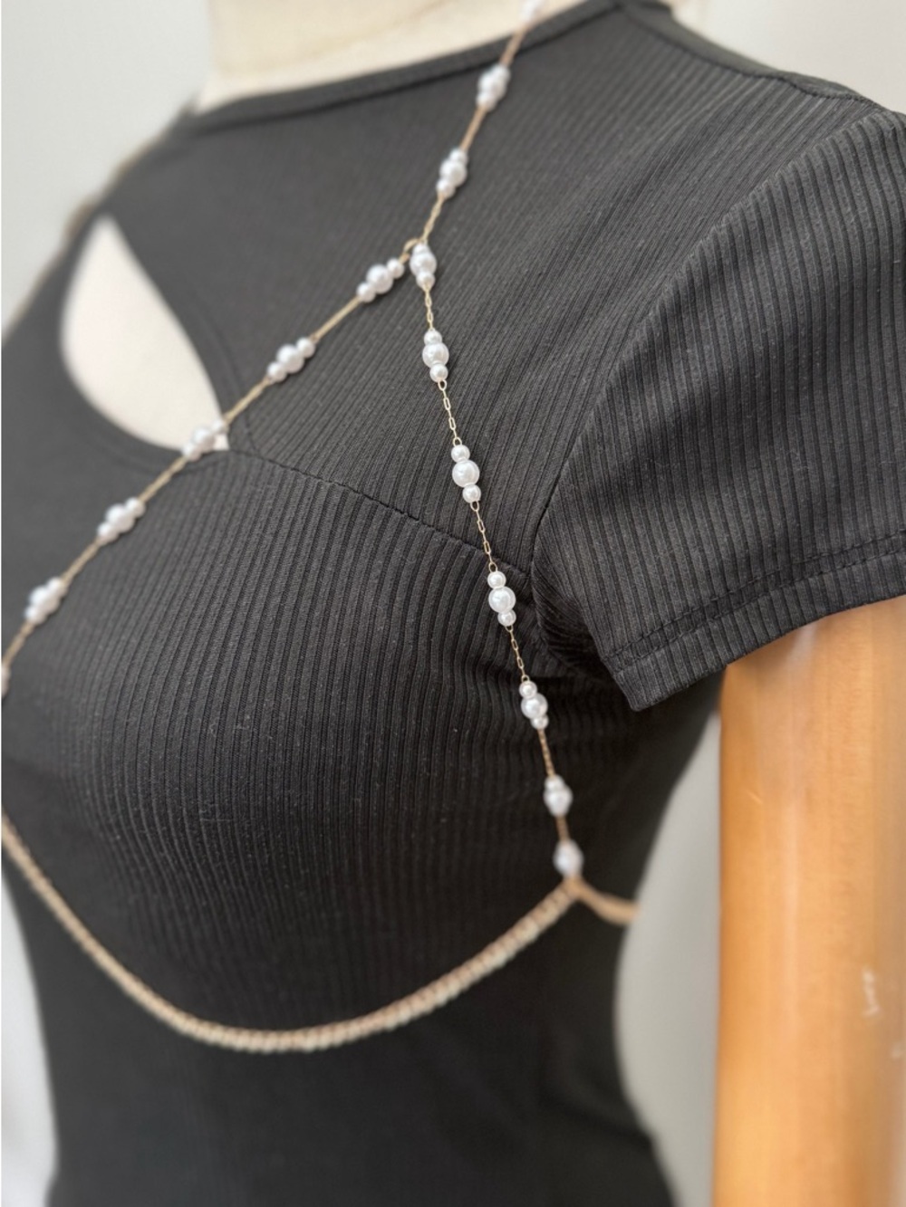 Pearl Body Chain Gold Beaded Body Jewelry Y2K Layered Chest Chain Adjustable - Picture 4 of 7